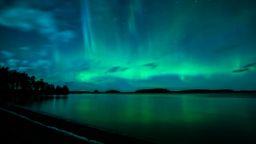 Aurora Borealis 101: The Science Behind the Stunning Light Show